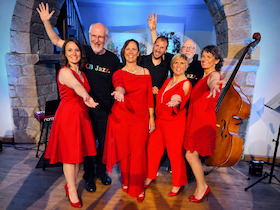 The Ladies Voice: Get Happy! Swing, Jazz & Evergreens