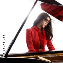 Younee - Jazz Club Hannover Steinway-Artist