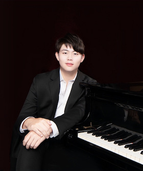 Seunglee Yang entführt in die grenzenlose Fantasie - flüchtige Farben, dramatische Tiefe