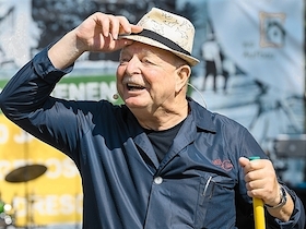 Samstags.LACHEN im Hof des Peterkeller