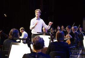 Familienkonzert 2 - Klang voller Tanz - Eine fantastische Tanzreise Ltg. Wouter Padberg