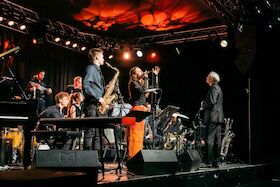 Die Landesjugendbigband groovt das Kloster