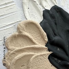 Abstraktes Malen mit Strukturpaste