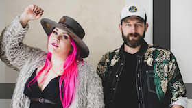 WILD AS HER - „STRINGS & STORIES“