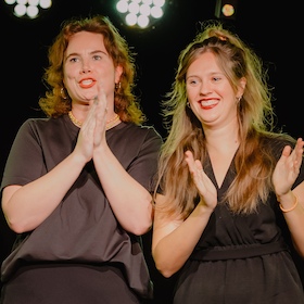 Lippenstift & Punchlines - Stand-Up-Comedy trifft auf Improtheater