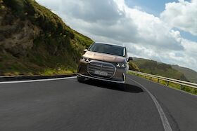 Brandneue Innovationen & wegweisende Produktion - Exklusive Präsentation des neuen Mercedes-Benz VLE