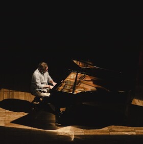 Klavierkonzert: "Klänge aus der Stille" - Neo-Klassik für Piano