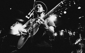 Jon Kenzie concert - Blues, Folk, Soul