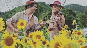 JC AND THE TREE - (AUS) - Folk-Rock, Roots (Sitzplatz-Konzert)