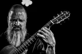 Interim-Gitarre Solo - Jeff Aug auf Europatournee in Görlitz