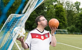 Uwe Spinder - Da lacht der Fußball!