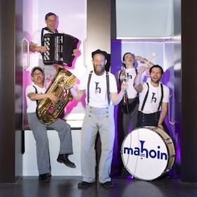 mahoin: Landgang