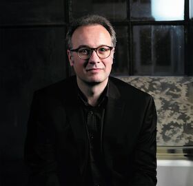 René Sydow - Sie dürfen sich wieder setzen