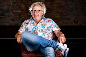 Urban Priol - Im Fluss. Täglich quellfrisch, immer aktuell !