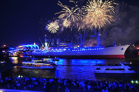 Blue Port Feuerwerks- und Lichterfahrt – CRUISE DAYS
