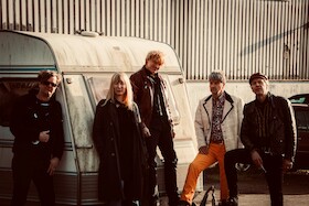 The Golden Coats / WATT MIT KULTUR 2026 - Circus Axo / Strand von Schillig / Konzert mit der Kultband aus WHV
