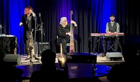 Blue Terrace BLUESFRAUEN