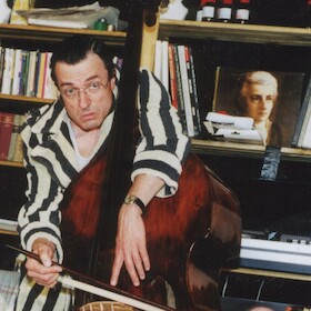 Der Kontrabass inszeniert von Helmut Thiele - Ein Schauspielklassiker voller Witz und Tiefgang von Patrick Süskind