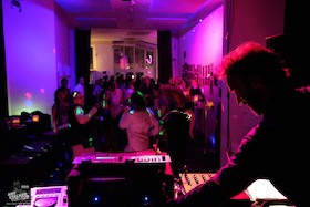 Die Early Bird Party: Der frühe Vogel tanzt den Beat - Mit DJ Louie Prima