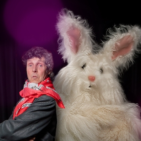 Kaninchen ohne Taille - Comedymagic de Luxe mit Monsieur Brezelberger