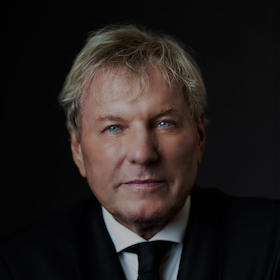 „200 Herzen, eine Stimme“ – Bernhard Brink erneut hautnah im Capitol - Sitzkonzert