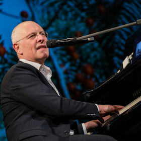 Rüsselsheim singt Weihnachtslieder - Offenes Singen mit Rüdiger Schmidt