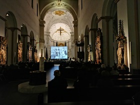 Stummfilm mit LIVE-Orgelimprovisation - Der Vagabund und das Kind