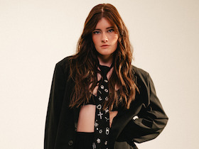 Madeline Juno - Live