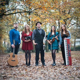 #41 3 On The Bund - Hausnummer-Folk