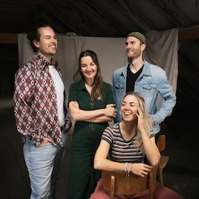 baff! - mit dem Programm „Immer noch Kinder“ - Premiere