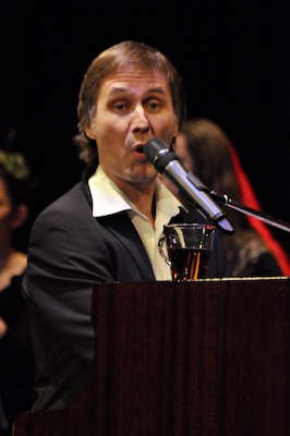 Udo Jay mit "Udo Jürgens fast live"