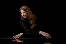 Katharina Hack begeistert mit "Keep your fingers crossed" - Piano Crossover
