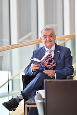 Buchpräsentation und Vortrag zum Buch „Sicherheit“ von Herbert Reul