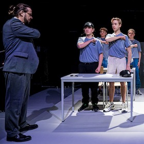 Die Welle - Bühnenbearbeitung nach dem Roman von Morton Rhue