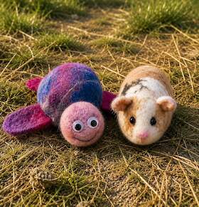 Mercedes-Benz Kinderferienprogramm - Filz-Workshop - Mit flauschiger Wolle zu zauberhaften Meisterwerken