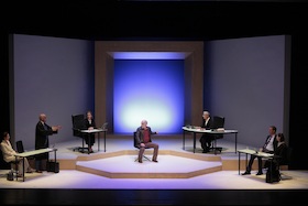 Sie sagt. Er sagt. - Justizdrama von Ferdinand von Schirach