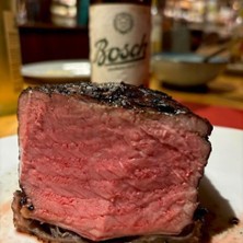 Steak & Bier genießen