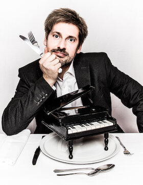 Comedy mit Daniel Helfrich - Trennkost ist kein Abschiedsessen