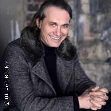 Ralf Bauer - Das Lächeln am Fuße der Leiter