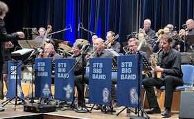 STB BIG BAND trifft... Roland Baisch und Mailo - Großer Big-Band-Sound trifft auf Las-Vegas-Glamour und schwäbischen Wortwitz!
