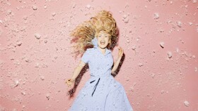 Barfoot in´n Park - Verliebt, verlobt, verkracht - Im Rang: Hochdeutsche Übertitel