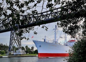 GO EAST - Fahrt durch den Nord-Ostsee-Kanal Rendsburg – Kiel