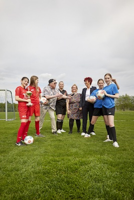 De Steenbeeker - Football, Frünn un Deerns