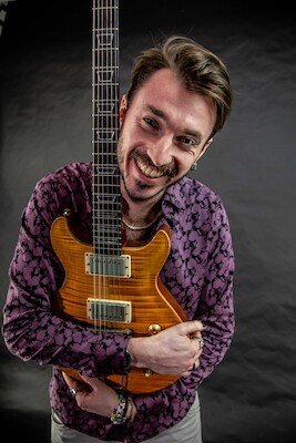 Krissy Matthews Band - britisch-norwegischer Bluesrock-Künstler, mit seinem eigenem Trio Krissy Matthews Band, spielt eine progressive Bluesrock-Fusion