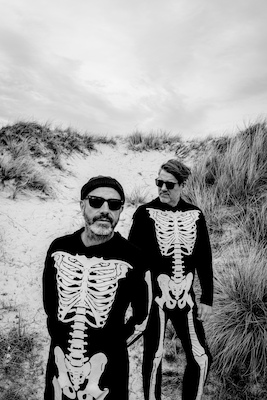 JAN PLEWKA & MARCO SCHMEDTJE - "Between The Lights"