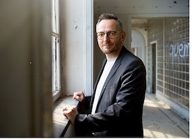 Daniel Holbe liest aus "Unter Toten"