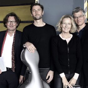 Liebe, Schüsse , Wahnsinn - Musik und Moderation