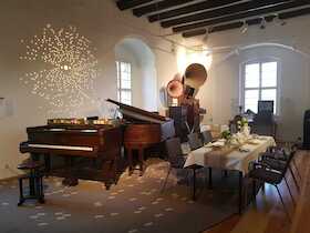 Der unsichtbare Pianist im Kaffeehaus