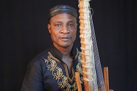 Adjiri Odametey Solo - Afrikanische Weltmusik
