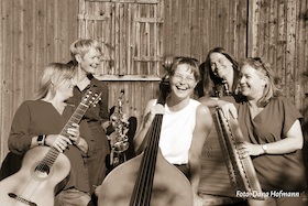 Scharadwanzen "Spuren von Volksmusik nicht ausgeschlossen!" Saxophon, Klarinette, Hackbrett, Gitarre, Kontrabass